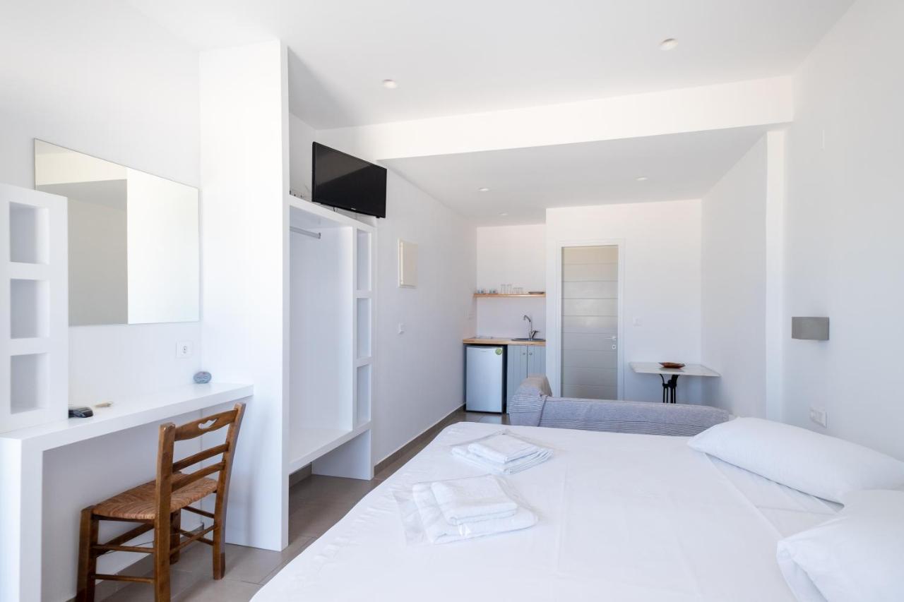 Lorenzo Studios And Suites Paros Nausa Zewnętrze zdjęcie