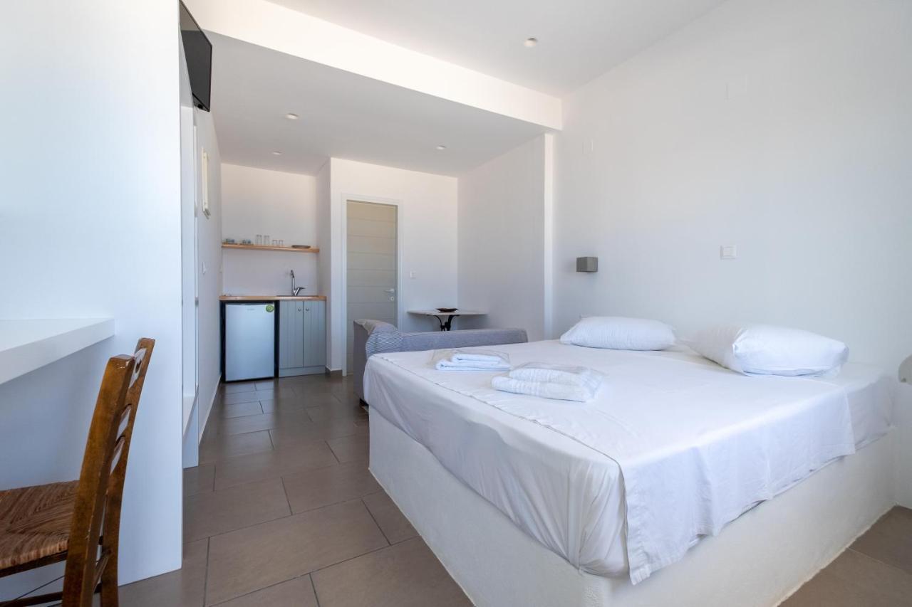 Lorenzo Studios And Suites Paros Nausa Zewnętrze zdjęcie